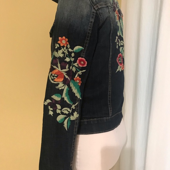 Jacket - Picture 2 of 11